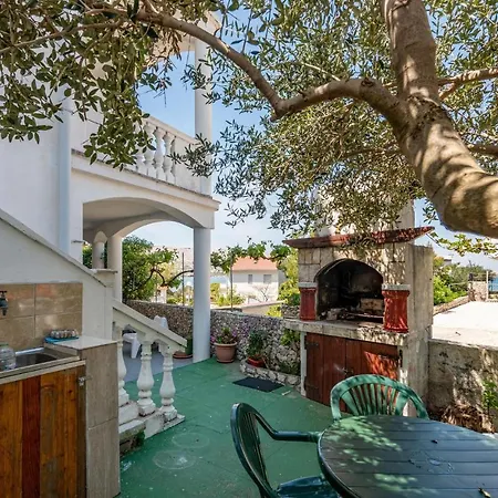דירה 1 Bedroom Lovely In Pag פג