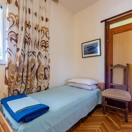 1 Bedroom Lovely In Pag דירה פג
