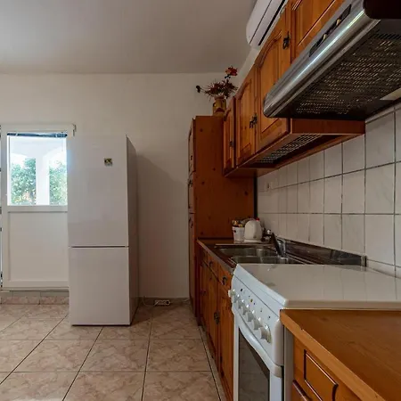 1 Bedroom Lovely In Pag פג